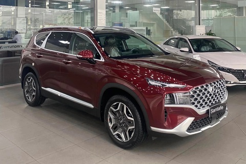 Đại lý xả hàng Hyundai Santa Fe: Giảm giá mạnh 135 triệu đồng - Ảnh 1. Đại lý xả hàng Hyundai Santa Fe: Giảm giá mạnh 135 triệu đồng - Ảnh 1.