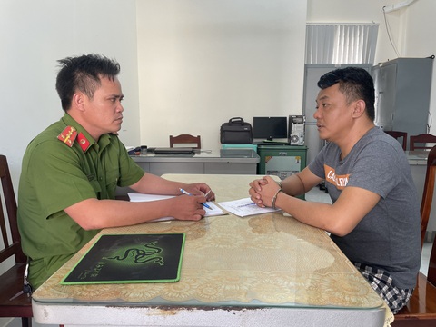 Nổ súng do mâu thuẫn trên TikTok: Đang truy bắt nghi can thứ tư - Ảnh 1. Nổ súng do mâu thuẫn trên TikTok: Đang truy bắt nghi can thứ tư - Ảnh 1.