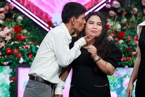 Quyền Linh mai mối thành công cho cô nàng 32 tuổi chưa một mối tình vắt vai - Ảnh 3. Quyền Linh mai mối thành công cho cô nàng 32 tuổi chưa một mối tình vắt vai - Ảnh 3.