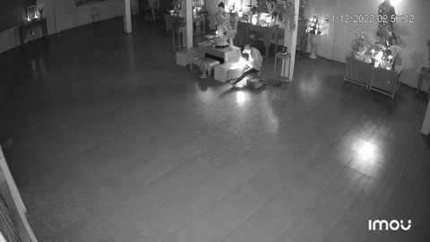 Thanh niên tu tại gia, trộm bốn pho tượng Phật của chùa đem về nhà - Ảnh 2. Thanh niên tu tại gia, trộm bốn pho tượng Phật của chùa đem về nhà - Ảnh 2.