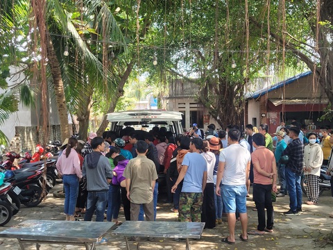 Lật đò, 12 người rơi xuống sông Đồng Nai - Ảnh 3. Lật đò, 12 người rơi xuống sông Đồng Nai - Ảnh 3.