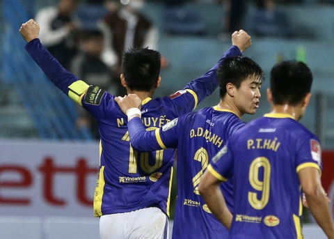 Viettel - CLB Hà Nội (hiệp 2) 0-1: Văn Quyết mở tỉ số - Ảnh 1. Viettel - CLB Hà Nội (hiệp 2) 0-1: Văn Quyết mở tỉ số - Ảnh 1.