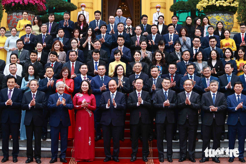 Nguyên Chủ tịch nước Nguyễn Xuân Phúc nói về lý do xin thôi nhiệm vụ - Ảnh 5. Nguyên Chủ tịch nước Nguyễn Xuân Phúc nói về lý do xin thôi nhiệm vụ - Ảnh 5.