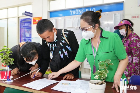 Sinh viên giỏi đi đâu mà 5 năm qua TP.HCM không tuyển được ai? - Ảnh 1. Sinh viên giỏi đi đâu mà 5 năm qua TP.HCM không tuyển được ai? - Ảnh 1.