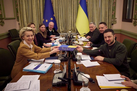 Vì sao Ukraine mạnh tay với tham nhũng lúc này? - Ảnh 2. Vì sao Ukraine mạnh tay với tham nhũng lúc này? - Ảnh 2.