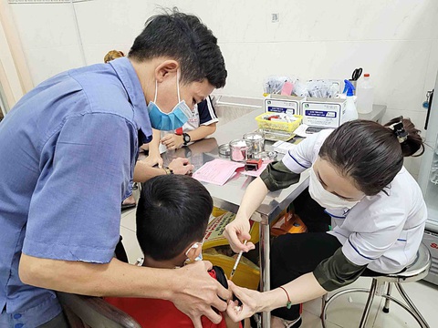 Tiêm vắc xin ngừa dại tăng đột biến - Ảnh 1. Tiêm vắc xin ngừa dại tăng đột biến - Ảnh 1.