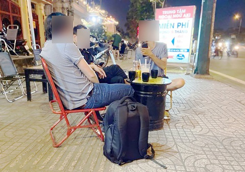 Bát nháo học hộ, thi hộ - Kỳ 1: Sôi động "sàn giao dịch" online - Ảnh 2. Bát nháo học hộ, thi hộ - Kỳ 1: Sôi động "sàn giao dịch" online - Ảnh 2.