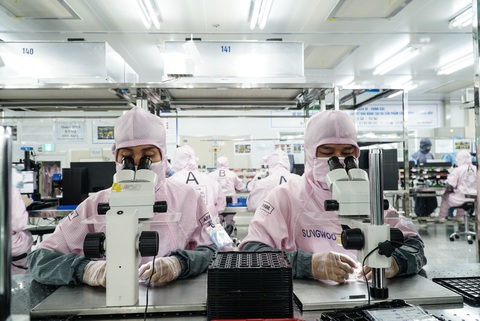 Doanh nghiệp ngược xuôi tìm lao động mới sau Tết - Ảnh 1. Doanh nghiệp ngược xuôi tìm lao động mới sau Tết - Ảnh 1.