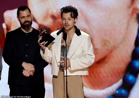 Tranh cãi chiến thắng của Harry Styles trước Beyoncé ở Grammy 2023 - Ảnh 1. Tranh cãi chiến thắng của Harry Styles trước Beyoncé ở Grammy 2023 - Ảnh 1.