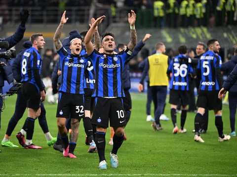 Lautaro Martinez tỏa sáng giúp Inter hạ kình địch AC Milan - Ảnh 1. Lautaro Martinez tỏa sáng giúp Inter hạ kình địch AC Milan - Ảnh 1.