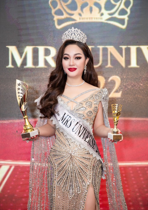 Hoàng Thanh Nga xuất sắc đoạt giải á hậu 1 Mrs Universe 2022 tại Bulgaria - Ảnh 1. Hoàng Thanh Nga xuất sắc đoạt giải á hậu 1 Mrs Universe 2022 tại Bulgaria - Ảnh 1.