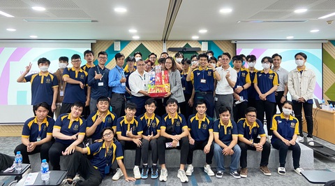 Hoàn thành giấc mơ đại học với học phí 80 triệu đồng toàn khoá - Ảnh 6. Hoàn thành giấc mơ đại học với học phí 80 triệu đồng toàn khoá - Ảnh 6.