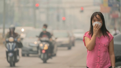 Thái Lan lắp đặt máy lọc không khí ở thủ đô Bangkok để giảm bụi mịn - Ảnh 1. Thái Lan lắp đặt máy lọc không khí ở thủ đô Bangkok để giảm bụi mịn - Ảnh 1.