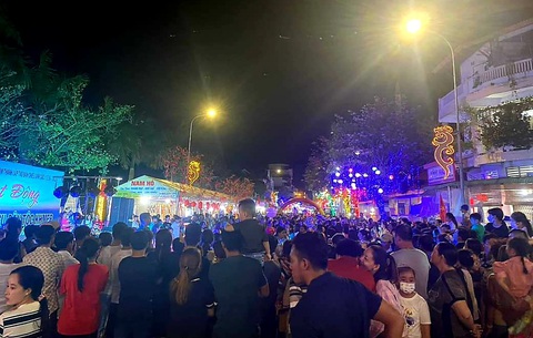 Lễ hội Tao đàn Chiêu Anh Các đón 50.000 lượt khách năm nay - Ảnh 1. Lễ hội Tao đàn Chiêu Anh Các đón 50.000 lượt khách năm nay - Ảnh 1.