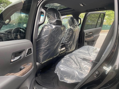 Toyota Land Cruiser 2023 lặng lẽ xuất hiện ở Việt Nam, bị đội giá hơn 1 tỉ đồng - Ảnh 9. Toyota Land Cruiser 2023 lặng lẽ xuất hiện ở Việt Nam, bị đội giá hơn 1 tỉ đồng - Ảnh 9.