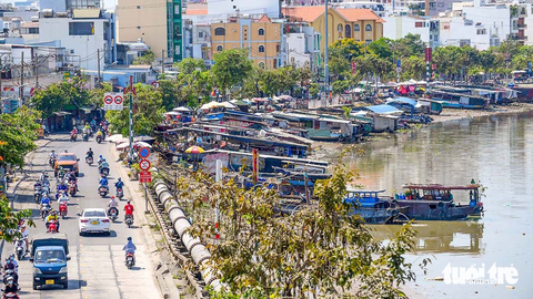 Kỳ 5: Đường Trần Xuân Soạn, con kinh xưa, nhịp đời nay... - Ảnh 2. Kỳ 5: Đường Trần Xuân Soạn, con kinh xưa, nhịp đời nay... - Ảnh 2.
