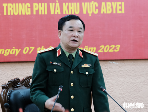 Thượng tướng Hoàng Xuân Chiến xúc động chia sẻ câu chuyện về chiến sĩ mũ nồi xanh Việt Nam - Ảnh 2. Thượng tướng Hoàng Xuân Chiến xúc động chia sẻ câu chuyện về chiến sĩ mũ nồi xanh Việt Nam - Ảnh 2.