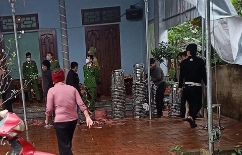 Khởi tố vụ án giết người liên quan đến vụ vợ chết, chồng bị thương bất thường - Ảnh 1. Khởi tố vụ án giết người liên quan đến vụ vợ chết, chồng bị thương bất thường - Ảnh 1.