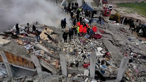 Người dân Syria nói trận động đất 7,8 độ không khác gì ‘ngày tận thế’ - Ảnh 1. Người dân Syria nói trận động đất 7,8 độ không khác gì ‘ngày tận thế’ - Ảnh 1.