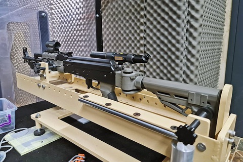 Đĩa phanh Toyota Land Cruiser có tan nát khi hứng đạn AK-47? - Ảnh 1. Đĩa phanh Toyota Land Cruiser có tan nát khi hứng đạn AK-47? - Ảnh 1.