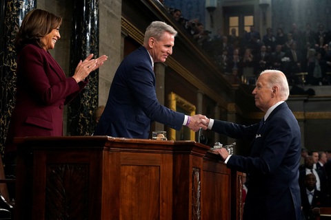 Đảng Cộng hòa khước từ lời kêu gọi đình chiến của ông Biden - Ảnh 1. Đảng Cộng hòa khước từ lời kêu gọi đình chiến của ông Biden - Ảnh 1.