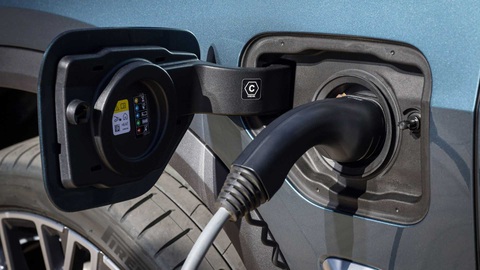 BMW X5 và X6 2024 ra mắt: Bỏ thiết kế gây tranh cãi, màn hình cong lạ mắt - Ảnh 7. BMW X5 và X6 2024 ra mắt: Bỏ thiết kế gây tranh cãi, màn hình cong lạ mắt - Ảnh 7.