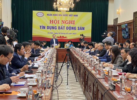 Khi ngân hàng và doanh nghiệp bất động sản cùng trên một con thuyền - Ảnh 1. Khi ngân hàng và doanh nghiệp bất động sản cùng trên một con thuyền - Ảnh 1.