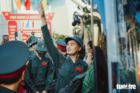 Hơn 4.700 tân binh TP.HCM lên đường nhập ngũ - Ảnh 6. Hơn 4.700 tân binh TP.HCM lên đường nhập ngũ - Ảnh 6.