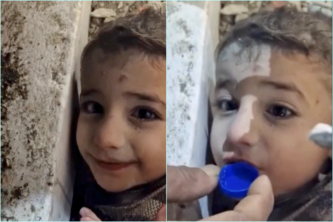 Động đất ở Thổ Nhĩ Kỳ, Syria: Cảm động tình người giữa những đổ nát - Ảnh 1. Động đất ở Thổ Nhĩ Kỳ, Syria: Cảm động tình người giữa những đổ nát - Ảnh 1.