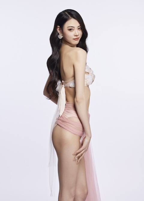 Thí sinh Miss Charm 2023 nóng bỏng trong thiết kế áo tắm của Ivan Trần - Ảnh 18. Thí sinh Miss Charm 2023 nóng bỏng trong thiết kế áo tắm của Ivan Trần - Ảnh 18.