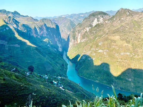 Vòng quanh Hà Giang 4 ngày 3 đêm: Nơi mỗi phiến đá hát một bài ca - Ảnh 9. Vòng quanh Hà Giang 4 ngày 3 đêm: Nơi mỗi phiến đá hát một bài ca - Ảnh 9.