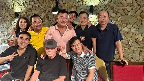 Ảnh vui sao Việt 8-2: Trấn Thành gặp gỡ dàn sao phim ‘Bỗng dưng trúng số’ - Ảnh 4. Ảnh vui sao Việt 8-2: Trấn Thành gặp gỡ dàn sao phim ‘Bỗng dưng trúng số’ - Ảnh 4.