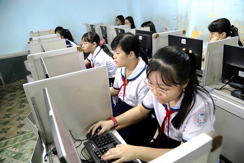 Tuyển giáo viên mãi chưa... về đích - Ảnh 1. Tuyển giáo viên mãi chưa... về đích - Ảnh 1.