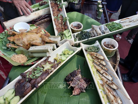 Lên Kon Tum nếm 150 món ăn truyền thống - Ảnh 1. Lên Kon Tum nếm 150 món ăn truyền thống - Ảnh 1.