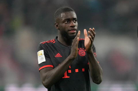 Sao Bayern Munich Upamecano thuê ca sĩ opera dạy hét để cứu sự nghiệp - Ảnh 1. Sao Bayern Munich Upamecano thuê ca sĩ opera dạy hét để cứu sự nghiệp - Ảnh 1.
