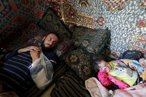 Động đất ở Thổ Nhĩ Kỳ, Syria: Có những người mất từ 20-30 người thân - Ảnh 1. Động đất ở Thổ Nhĩ Kỳ, Syria: Có những người mất từ 20-30 người thân - Ảnh 1.