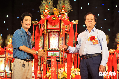 Đấu thỉnh đèn lộc của người Hoa ở TP.HCM góp thêm sinh khí mùa lễ hội - Ảnh 1. Đấu thỉnh đèn lộc của người Hoa ở TP.HCM góp thêm sinh khí mùa lễ hội - Ảnh 1.