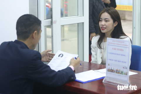 Doanh nghiệp phía Bắc đồng loạt tuyển lao động, riêng Hà Nội cần hơn 100.000 người - Ảnh 1. Doanh nghiệp phía Bắc đồng loạt tuyển lao động, riêng Hà Nội cần hơn 100.000 người - Ảnh 1.