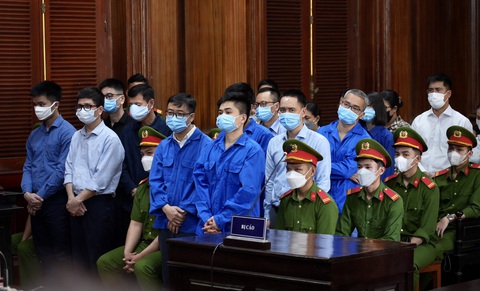 Hé lộ lời khai lại quả hơn 3 tỉ đồng cho hai lãnh đạo Sở Y tế Cần Thơ để trúng thầu - Ảnh 1. Hé lộ lời khai lại quả hơn 3 tỉ đồng cho hai lãnh đạo Sở Y tế Cần Thơ để trúng thầu - Ảnh 1.