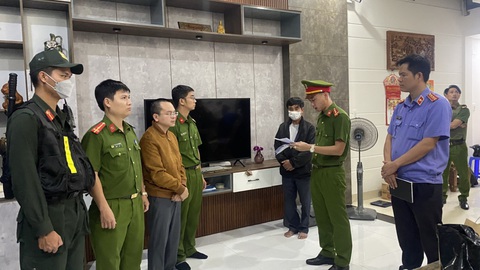 Vụ tham ô gần 86 tỉ: Bắt hai cán bộ Trường đại học Bách khoa Đà Nẵng - Ảnh 1. Vụ tham ô gần 86 tỉ: Bắt hai cán bộ Trường đại học Bách khoa Đà Nẵng - Ảnh 1.