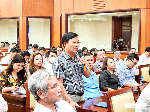 Ông Văn Công Thật, chủ tịch Hội Doanh nghiệp huyện Cần Giờ, cho rằng với lãi suất vay hiện nay thì bao nhiêu lợi nhuận làm ra chỉ đủ trả lãi ngân hàng - Ảnh: A.H. Ông Văn Công Thật, chủ tịch Hội Doanh nghiệp huyện Cần Giờ, cho rằng với lãi suất vay hiện nay thì bao nhiêu lợi nhuận làm ra chỉ đủ trả lãi ngân hàng - Ảnh: A.H.