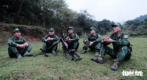 Tuần tra nơi rừng thiêng nước độc: Vui nhất không ai bị thương! - Ảnh 3. Tuần tra nơi rừng thiêng nước độc: Vui nhất không ai bị thương! - Ảnh 3.