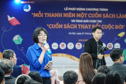 ‘Mỗi thanh niên một cuốn sách làm bạn’ - Ảnh 1. ‘Mỗi thanh niên một cuốn sách làm bạn’ - Ảnh 1.