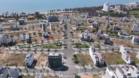 Khởi tố điều tra vụ án tại khu đô thị du lịch biển Phan Thiết - Ảnh 2. Khởi tố điều tra vụ án tại khu đô thị du lịch biển Phan Thiết - Ảnh 2.