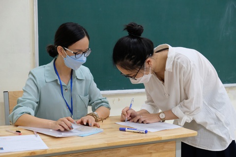 Công bố đề thi tham khảo tốt nghiệp THPT năm 2023 - Ảnh 1. Công bố đề thi tham khảo tốt nghiệp THPT năm 2023 - Ảnh 1.