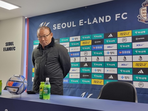 HLV Park Hang Seo: Tôi tin Văn Toàn sẽ chơi tốt ở K-League - Ảnh 1. HLV Park Hang Seo: Tôi tin Văn Toàn sẽ chơi tốt ở K-League - Ảnh 1.