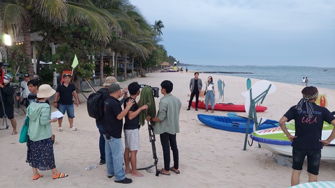 Phát triển du lịch từ phim truyền hình, tại sao không? - Ảnh 5. Một cảnh quay ven biển của Phim Lụa - Ảnh: HTV