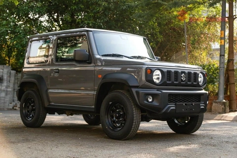 Suzuki Jimny gây sốt tại Việt Nam vì như Mercedes G-Class dưới 1 tỉ đồng - Ảnh 1. Suzuki Jimny gây sốt tại Việt Nam vì như Mercedes G-Class dưới 1 tỉ đồng - Ảnh 1.