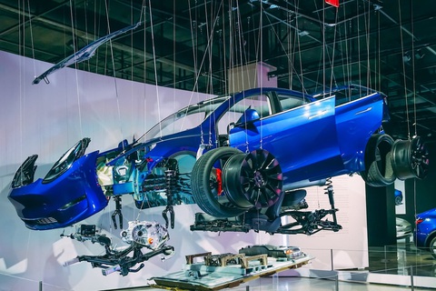 Tháo tung một chiếc Tesla, sếp Toyota thừa nhận đây là 'tác phẩm nghệ thuật' - Tuổi Trẻ Online