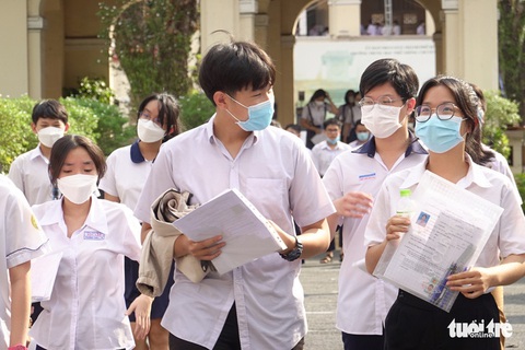 Sở Giáo dục và Đào tạo TP.HCM đề xuất thi tuyển sinh lớp 10 vào ngày 6 và 7-6 - Ảnh 1. Sở Giáo dục và Đào tạo TP.HCM đề xuất thi tuyển sinh lớp 10 vào ngày 6 và 7-6 - Ảnh 1.